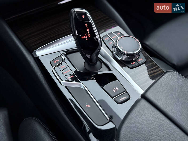 Седан BMW 5 Series 2017 в Днепре