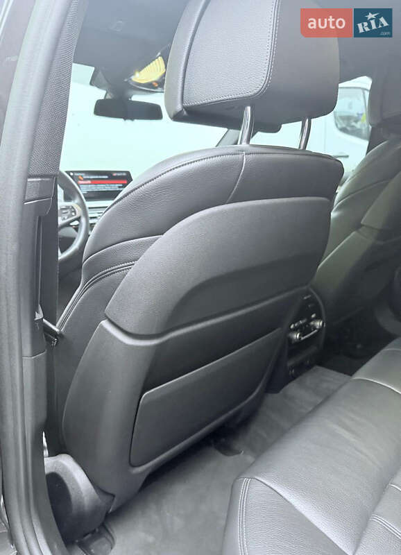 Седан BMW 5 Series 2017 в Львове