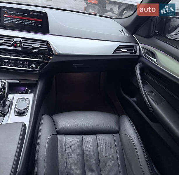 Седан BMW 5 Series 2017 в Львове