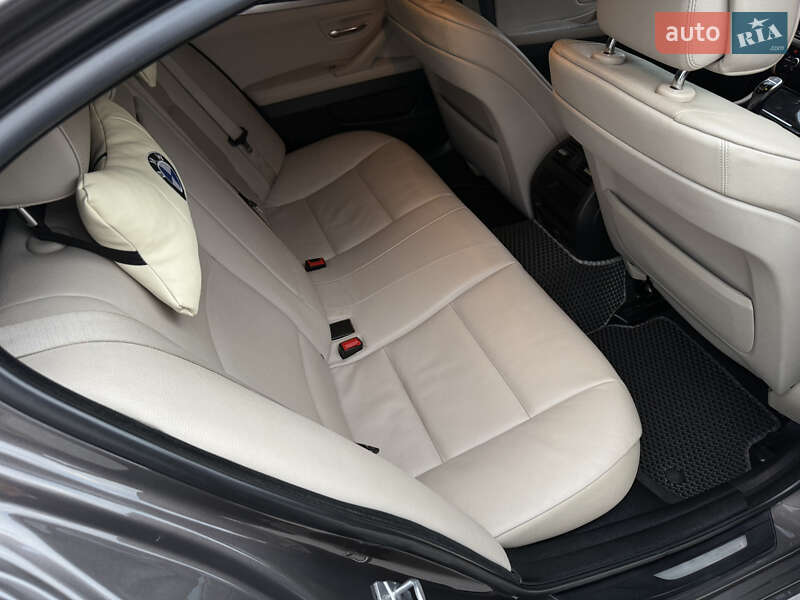 Седан BMW 5 Series 2012 в Тернополе
