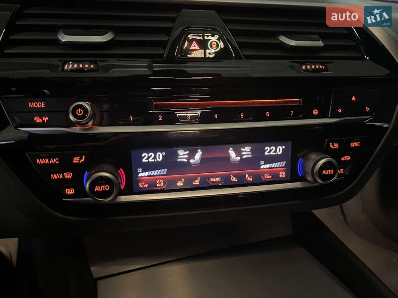 Седан BMW 5 Series 2017 в Львове