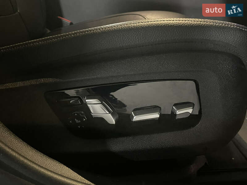 Седан BMW 5 Series 2017 в Львове