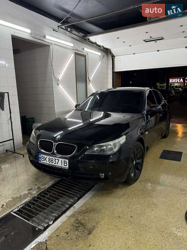 Седан BMW 5 Series 2004 в Одессе