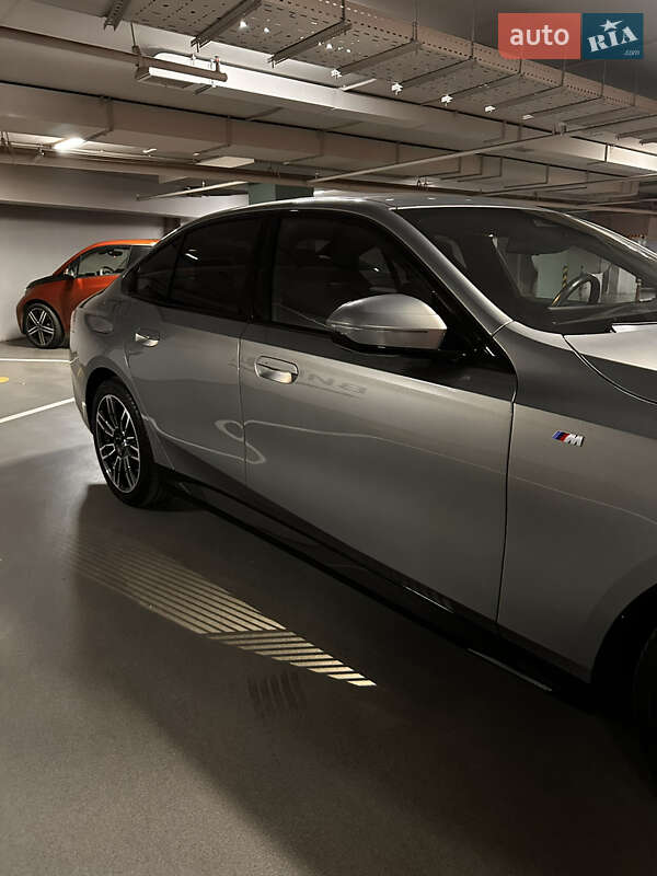 Седан BMW 5 Series 2024 в Киеве