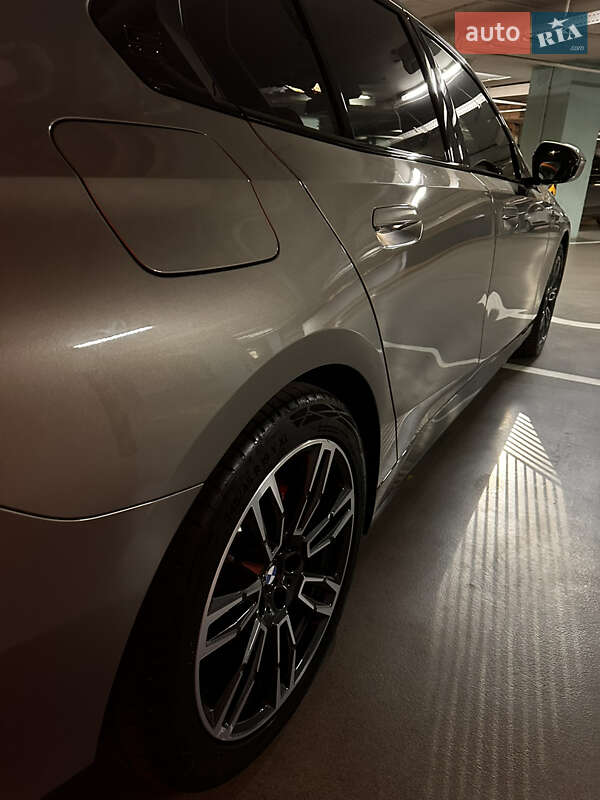 Седан BMW 5 Series 2024 в Киеве