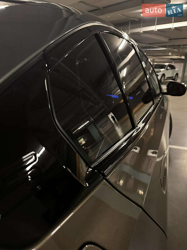 Седан BMW 5 Series 2024 в Киеве