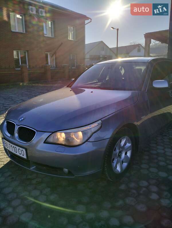 Седан BMW 5 Series 2004 в Кременце