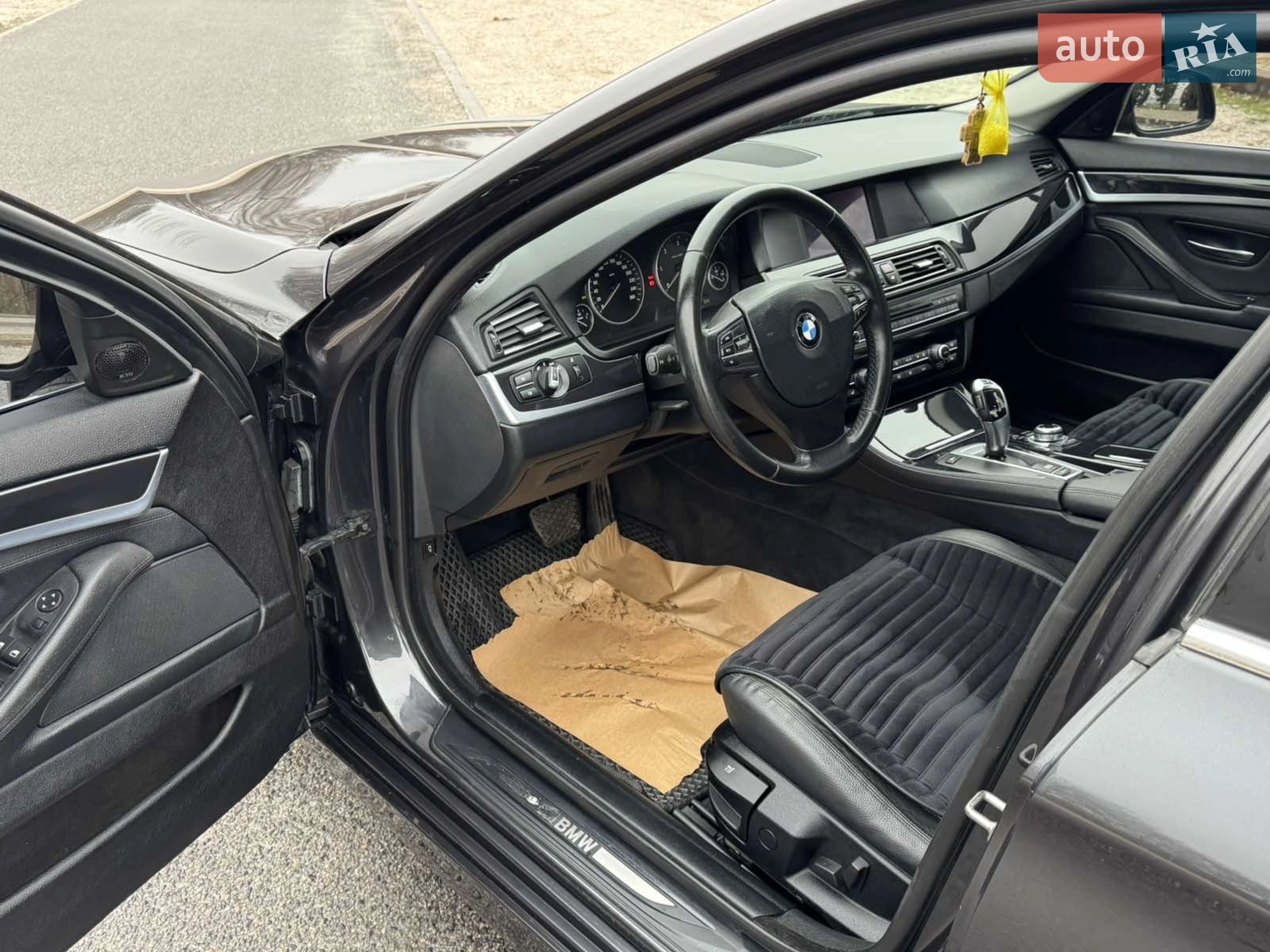 2011 BMW 5er - мініатюра 11