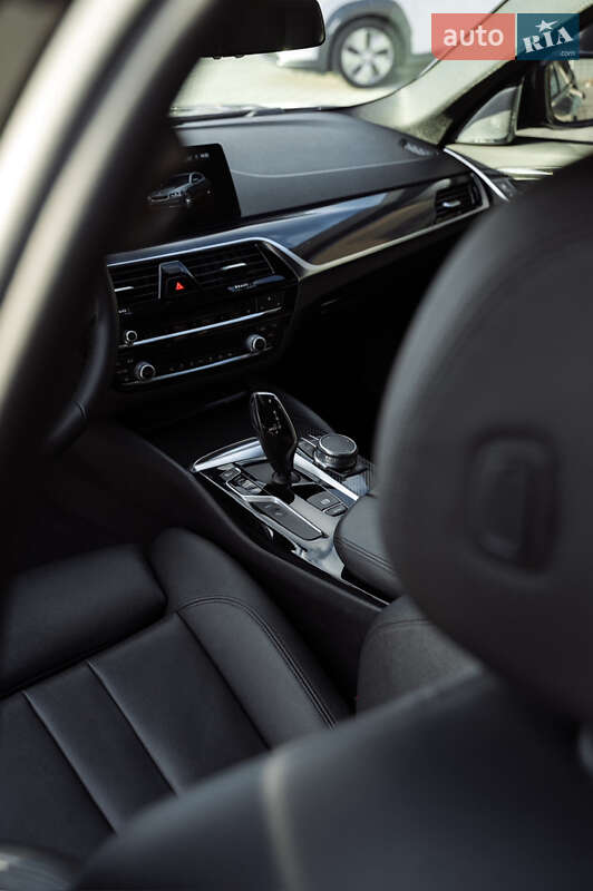 Седан BMW 5 Series 2018 в Тернополі