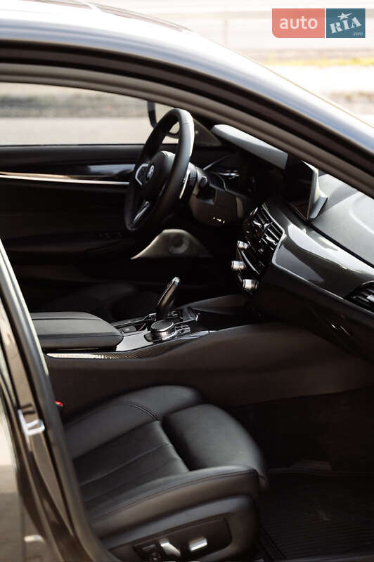 Седан BMW 5 Series 2018 в Тернополі