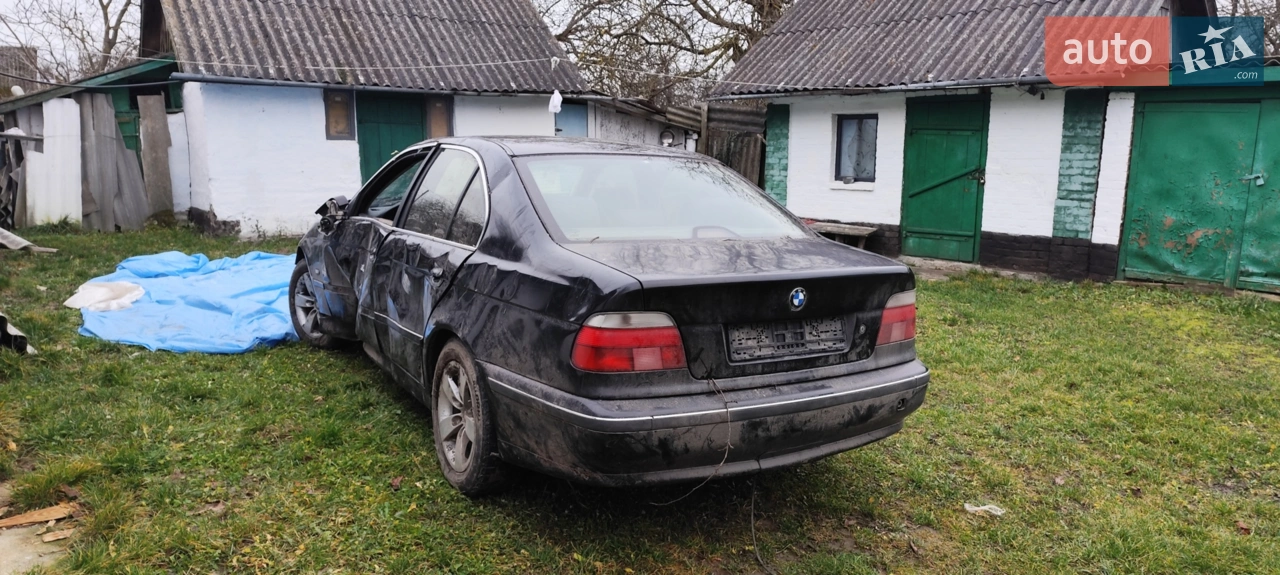 Авто після ДТП,але повністю на ходу,була повністю заміна масла,встановлено газ, постраждав лише кузов.Можливий торг.