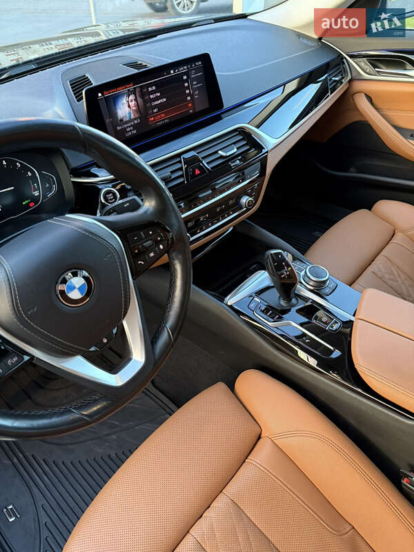 Седан BMW 5 Series 2020 в Хмельницком