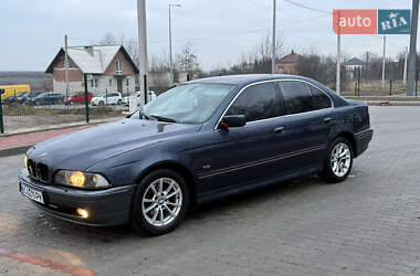 Седан BMW 5 Series 2002 в Городке