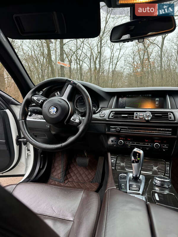 Седан BMW 5 Series 2015 в Новомосковске