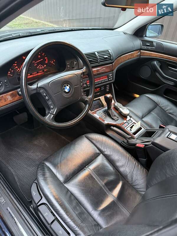 Седан BMW 5 Series 1999 в Киеве