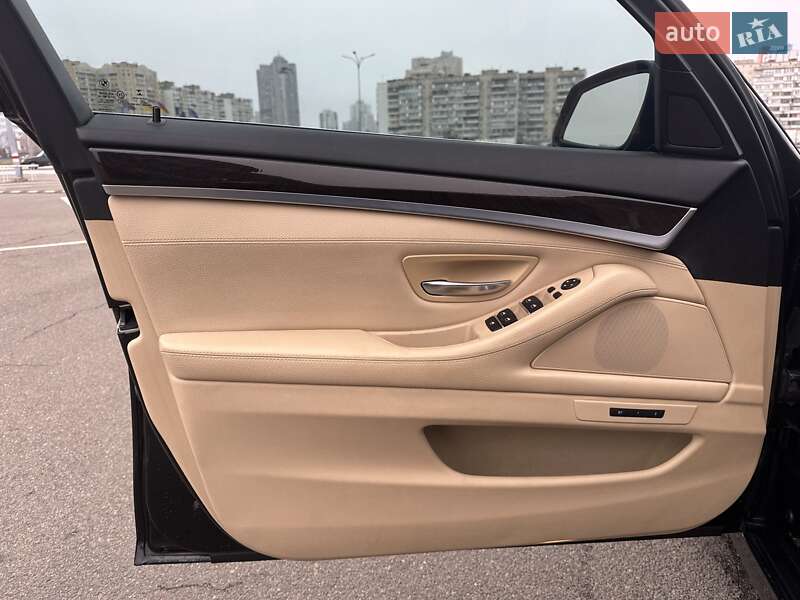 Седан BMW 5 Series 2014 в Києві