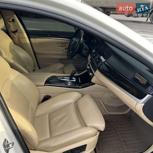 Седан BMW 5 Series 2011 в Львові