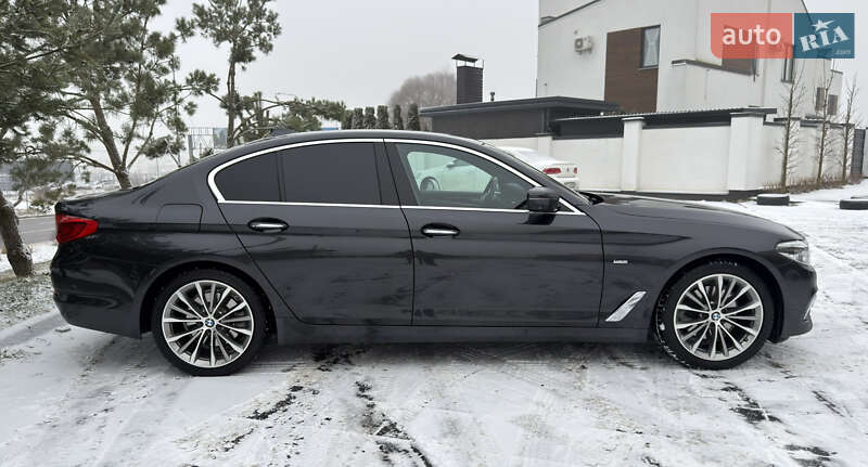 Седан BMW 5 Series 2017 в Львові