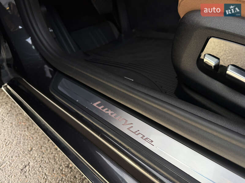 Седан BMW 5 Series 2017 в Львові