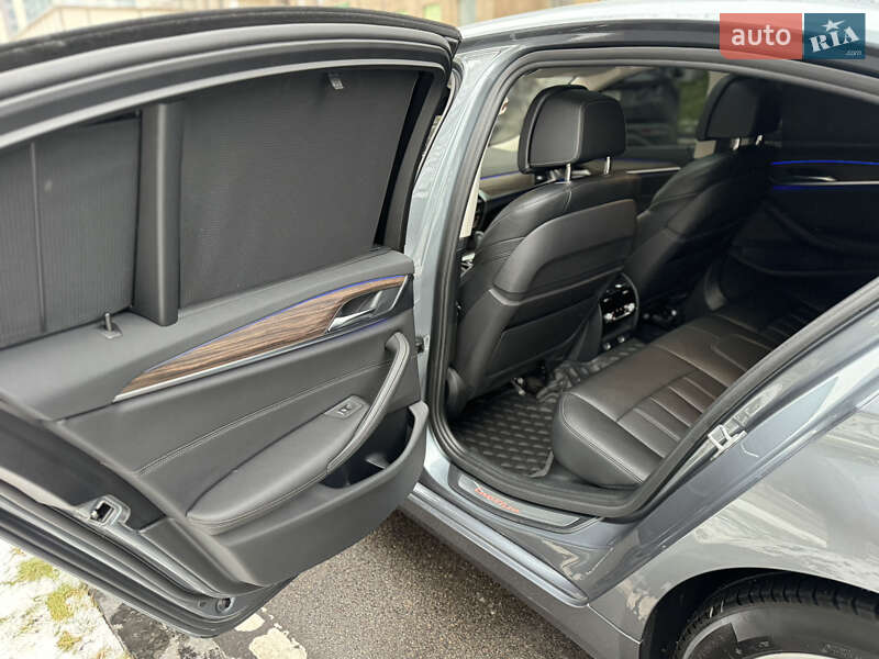 Седан BMW 5 Series 2018 в Киеве