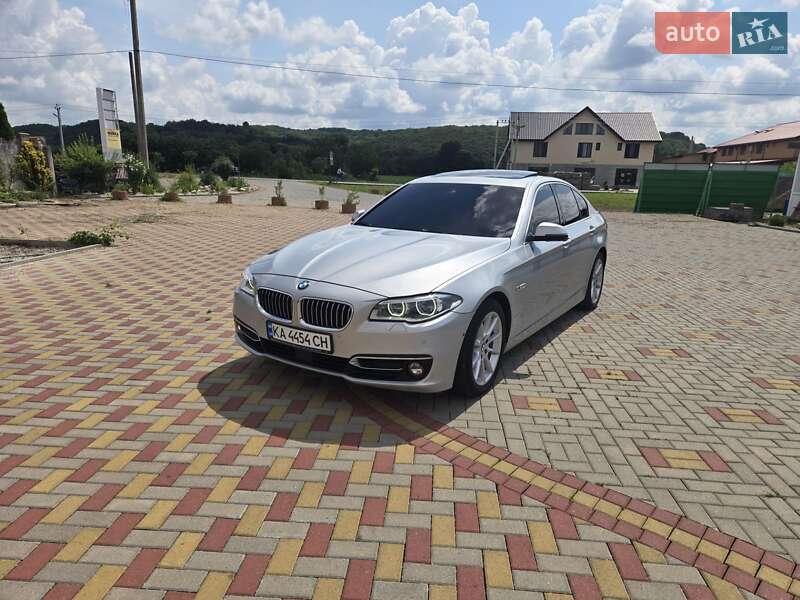 Седан BMW 5 Series 2015 в Мукачевому