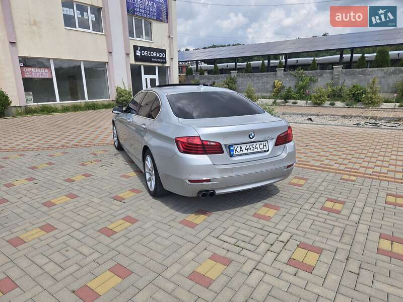 Седан BMW 5 Series 2015 в Мукачевому