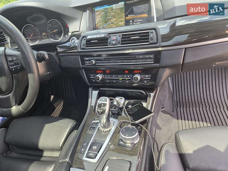 Седан BMW 5 Series 2015 в Мукачевому