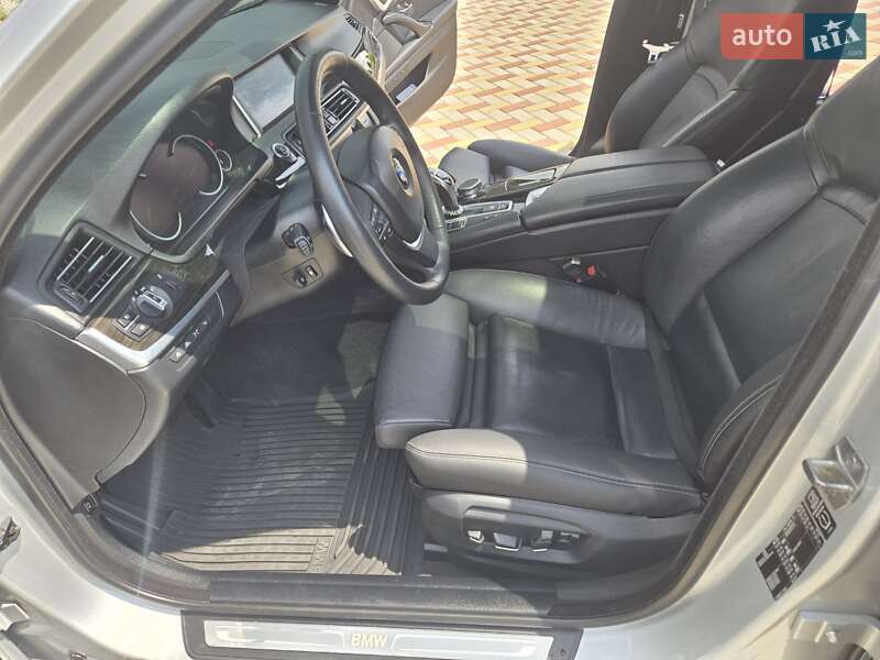 Седан BMW 5 Series 2015 в Мукачевому