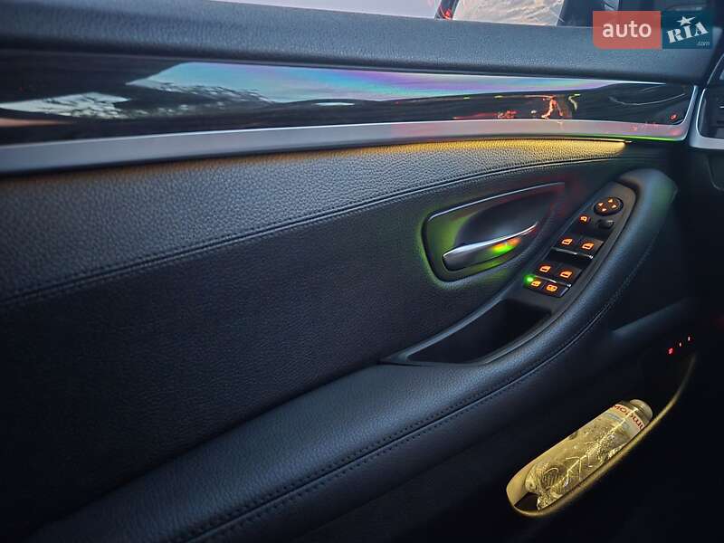 Седан BMW 5 Series 2015 в Мукачевому