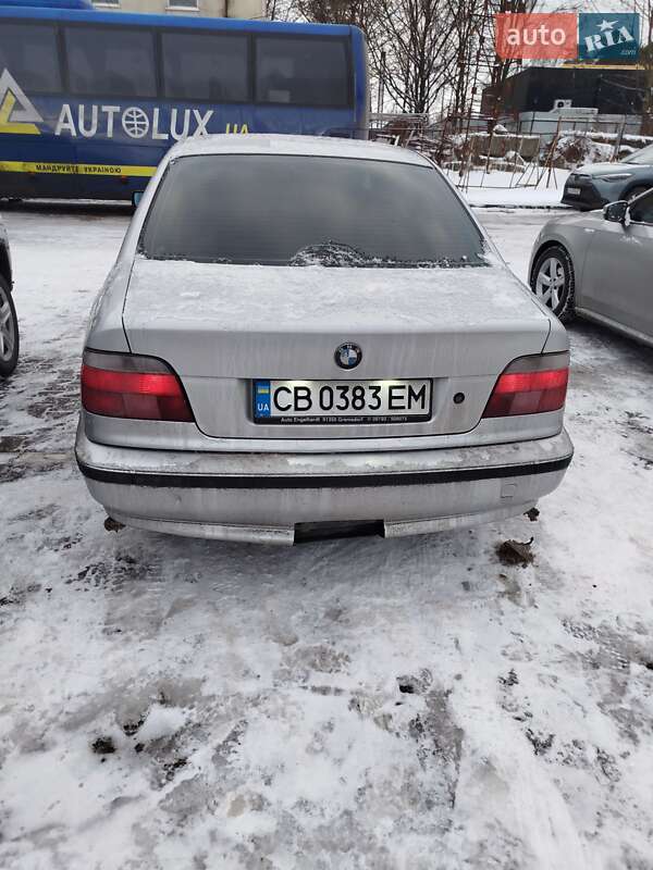 Седан BMW 5 Series 2000 в Чернигове