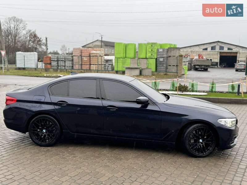 Седан BMW 5 Series 2017 в Камне-Каширском