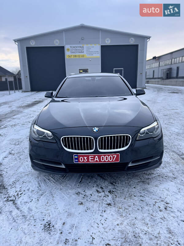 Седан BMW 5 Series 2013 в Нововолинську