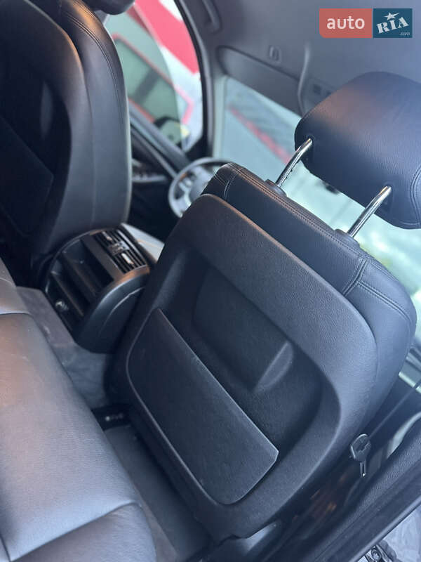 Седан BMW 5 Series 2013 в Нововолинську