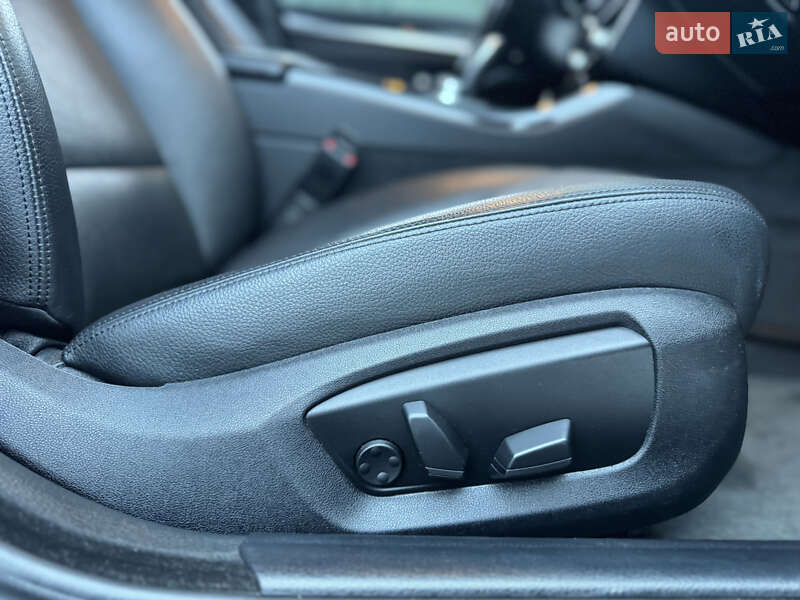 Седан BMW 5 Series 2013 в Нововолинську