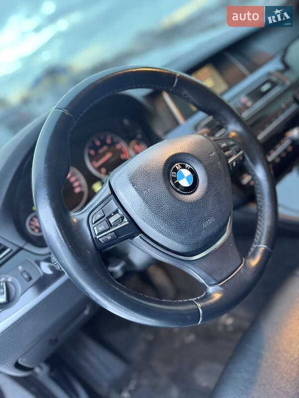 Седан BMW 5 Series 2013 в Нововолинську