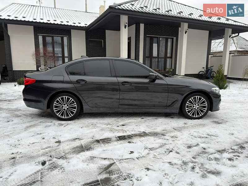 Седан BMW 5 Series 2017 в Мукачевому