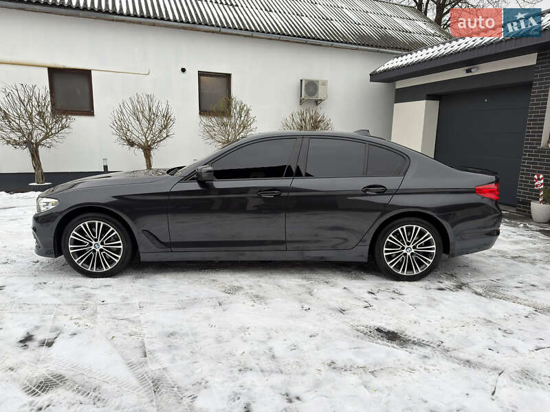 Седан BMW 5 Series 2017 в Мукачевому