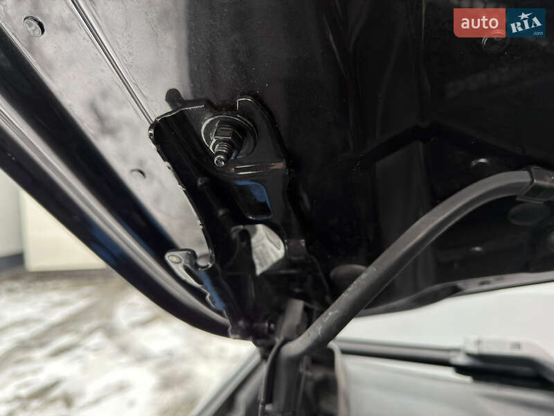 Седан BMW 5 Series 2017 в Мукачевому