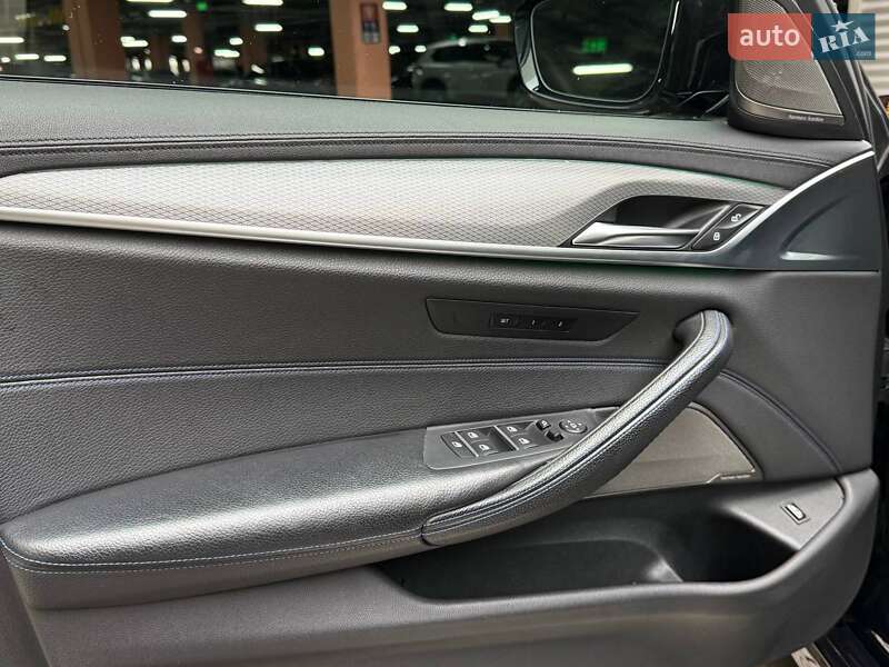 Седан BMW 5 Series 2017 в Киеве