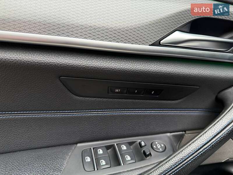 Седан BMW 5 Series 2017 в Киеве