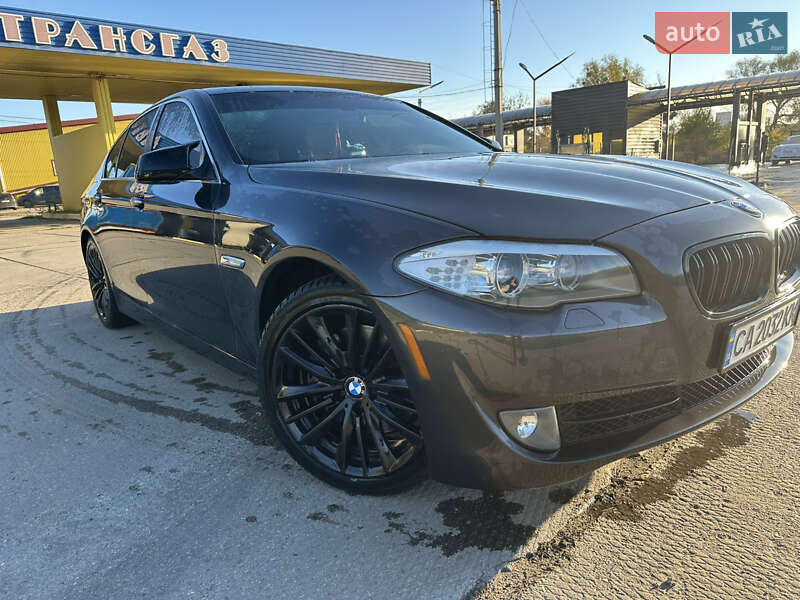 Седан BMW 5 Series 2010 в Умані
