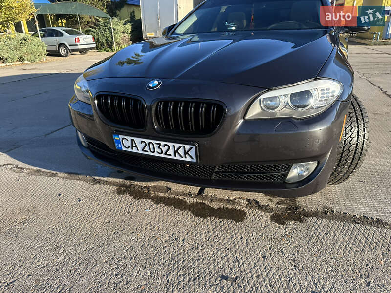 Седан BMW 5 Series 2010 в Умані
