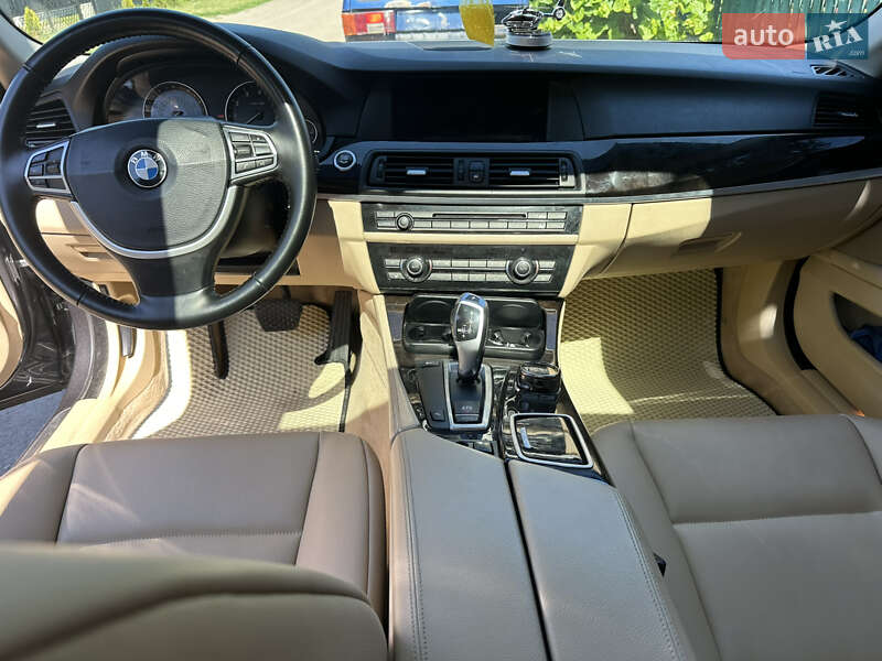 Седан BMW 5 Series 2010 в Умані