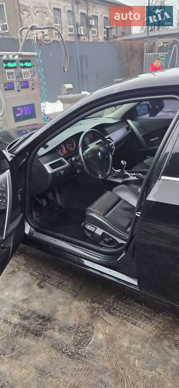 Седан BMW 5 Series 2004 в Каменском