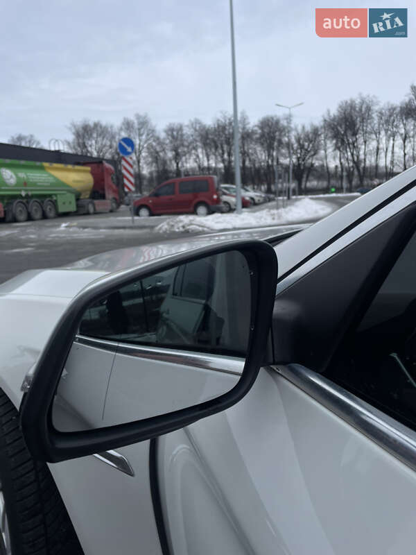 Седан BMW 5 Series 2014 в Виннице