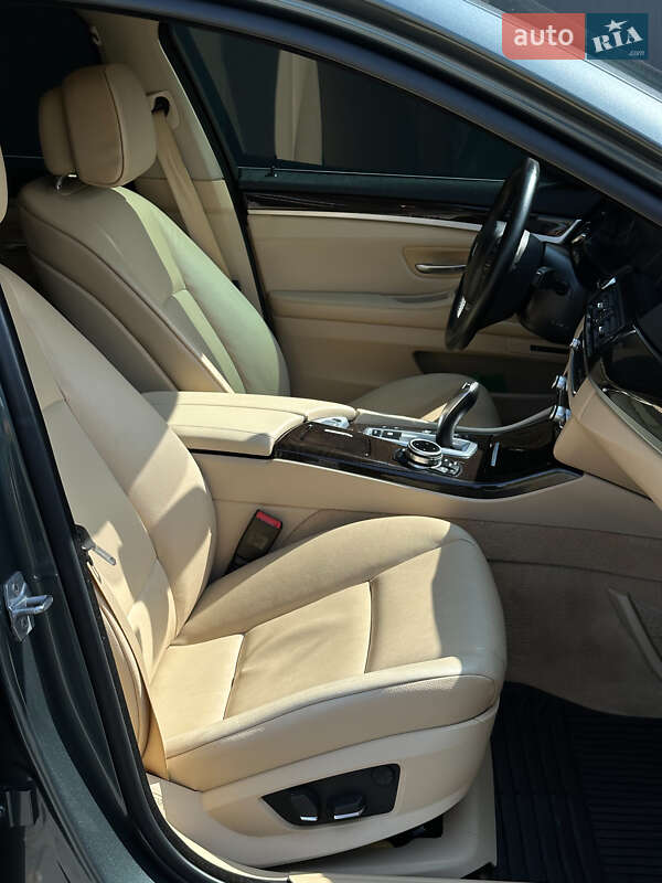 Седан BMW 5 Series 2012 в Хмельницькому