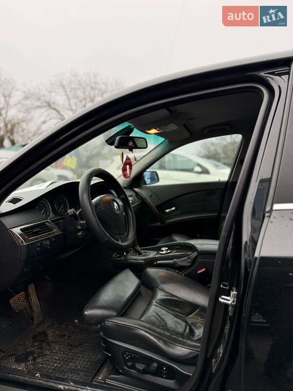 Седан BMW 5 Series 2004 в Измаиле