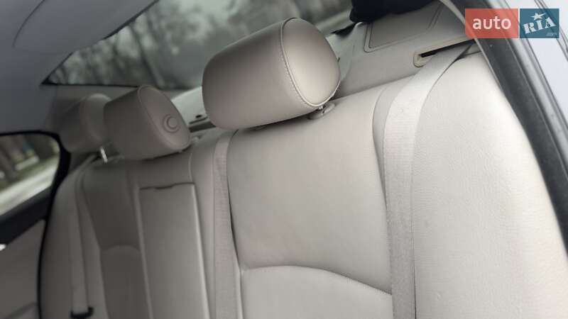 Седан BMW 5 Series 2012 в Кривом Роге