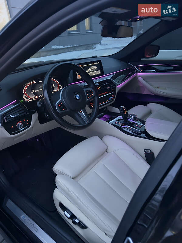 Седан BMW 5 Series 2018 в Львові