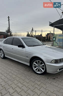 Седан BMW 5 Series 2000 в Чернівцях